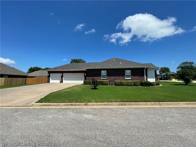 1801 Fianna Way, Fort Smith, AR 72908