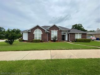1801 Fianna Way, Fort Smith, AR 72908