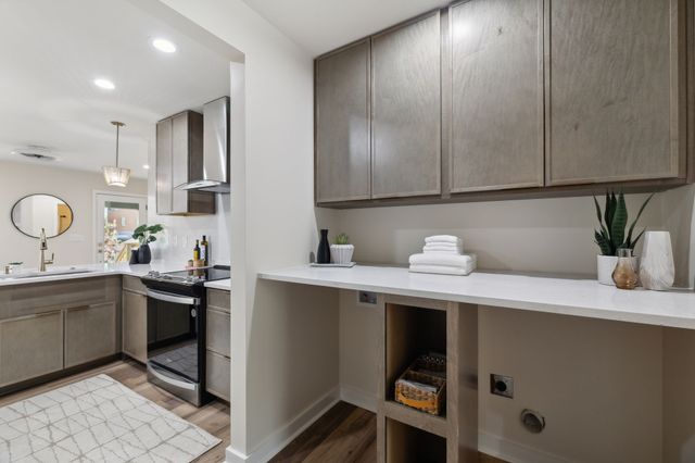 1502 Sevier Ct, Nashville, TN 37206
