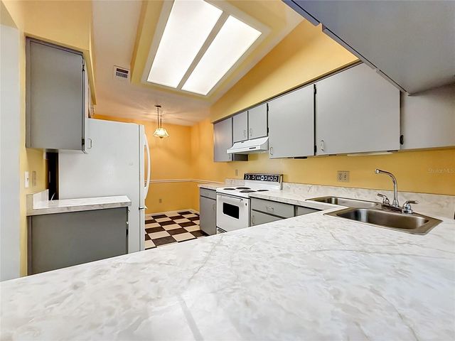 1423 OAK PLACE B, Apopka, FL 32712