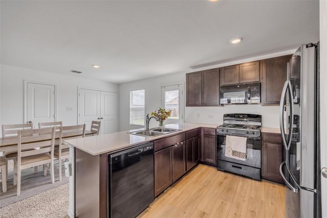 2406 Windrow LN, Lockhart, TX 78644