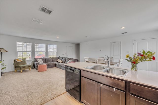 2406 Windrow LN, Lockhart, TX 78644