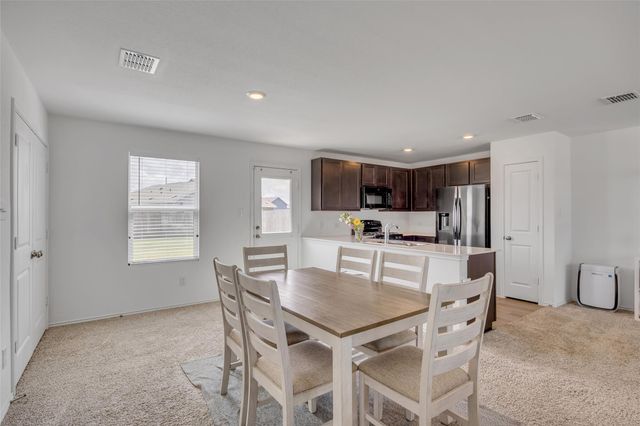 2406 Windrow LN, Lockhart, TX 78644