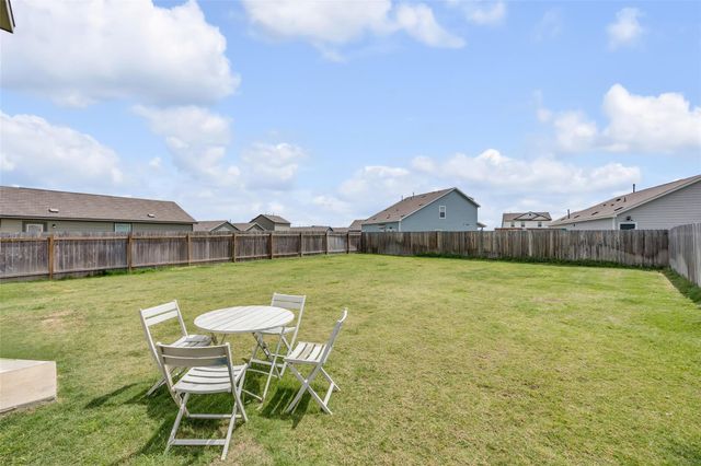 2406 Windrow LN, Lockhart, TX 78644
