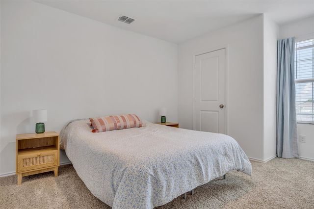 2406 Windrow LN, Lockhart, TX 78644