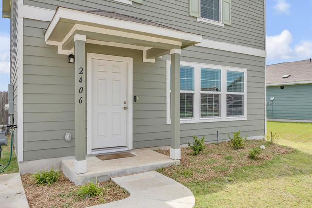 2406 Windrow LN, Lockhart, TX 78644