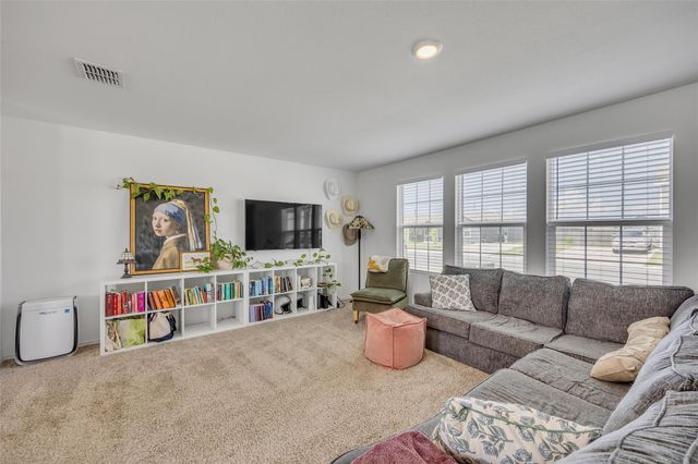 2406 Windrow LN, Lockhart, TX 78644