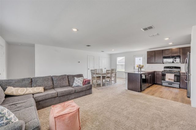 2406 Windrow LN, Lockhart, TX 78644