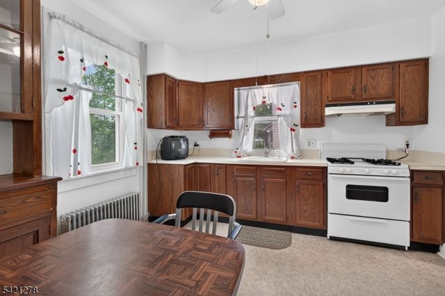 13 Johnson St, Scotch Plains Twp., NJ 07076