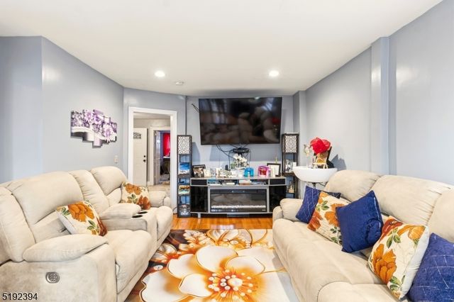 102 N 10Th St 2, Paterson City, NJ 07522