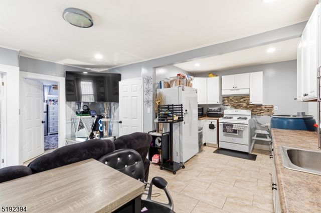 102 N 10Th St 2, Paterson City, NJ 07522