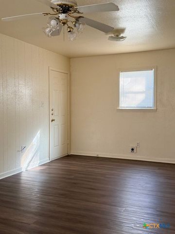 812 S 2nd Street, Killeen, TX 76541