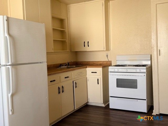 812 S 2nd Street, Killeen, TX 76541