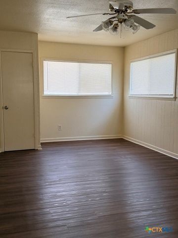 812 S 2nd Street, Killeen, TX 76541