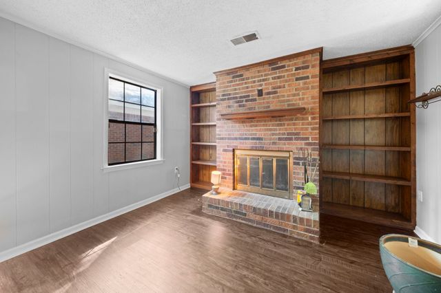 1435 W FLAMINGO DR, Memphis, TN 38117