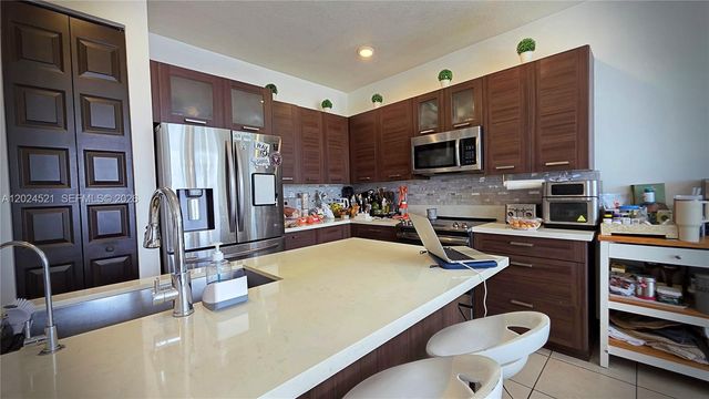 16017 NW 91st Ct, Miami Lakes, FL 33018