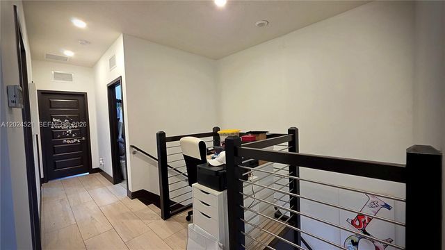 16017 NW 91st Ct, Miami Lakes, FL 33018