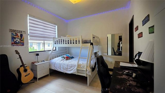 16017 NW 91st Ct, Miami Lakes, FL 33018