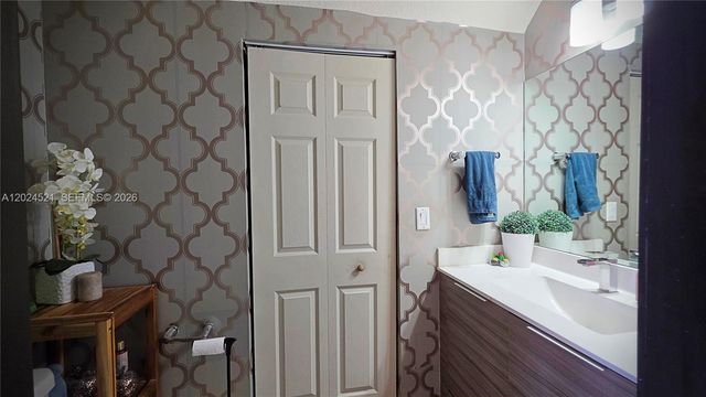 16017 NW 91st Ct, Miami Lakes, FL 33018