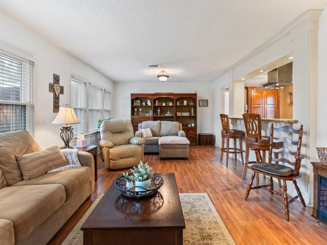 910 6th Street, Bay City, TX 77414