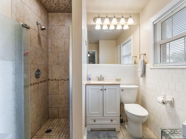 910 6th Street, Bay City, TX 77414