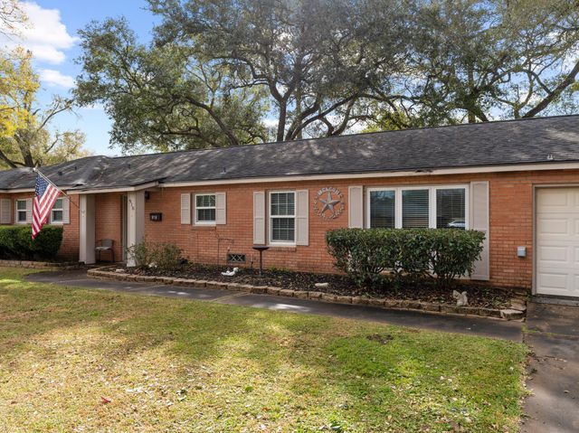 910 6th Street, Bay City, TX 77414