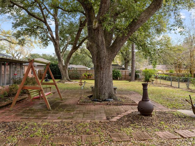 910 6th Street, Bay City, TX 77414