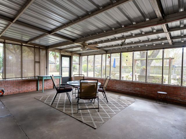 910 6th Street, Bay City, TX 77414