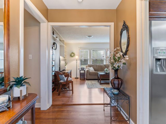 910 6th Street, Bay City, TX 77414