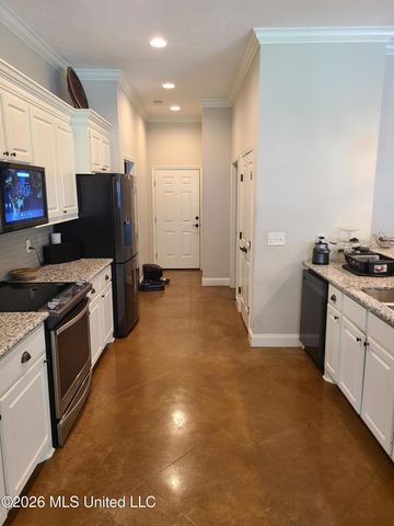 3 Lenox Court, Jackson, MS 39211