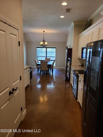 3 Lenox Court, Jackson, MS 39211
