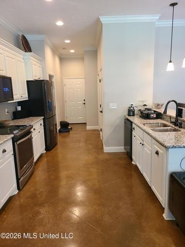 3 Lenox Court, Jackson, MS 39211