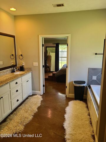 3 Lenox Court, Jackson, MS 39211
