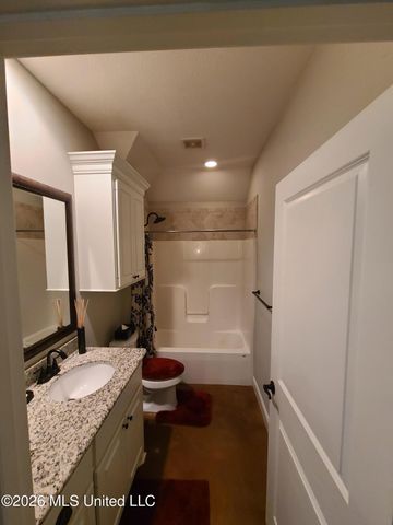 3 Lenox Court, Jackson, MS 39211