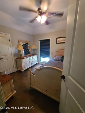 3 Lenox Court, Jackson, MS 39211