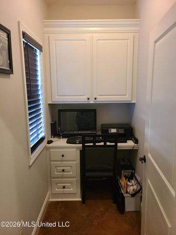 3 Lenox Court, Jackson, MS 39211
