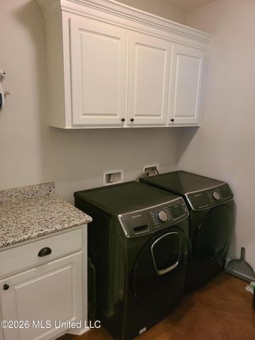 3 Lenox Court, Jackson, MS 39211