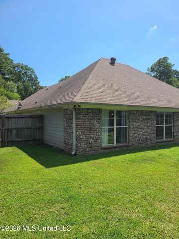 3 Lenox Court, Jackson, MS 39211