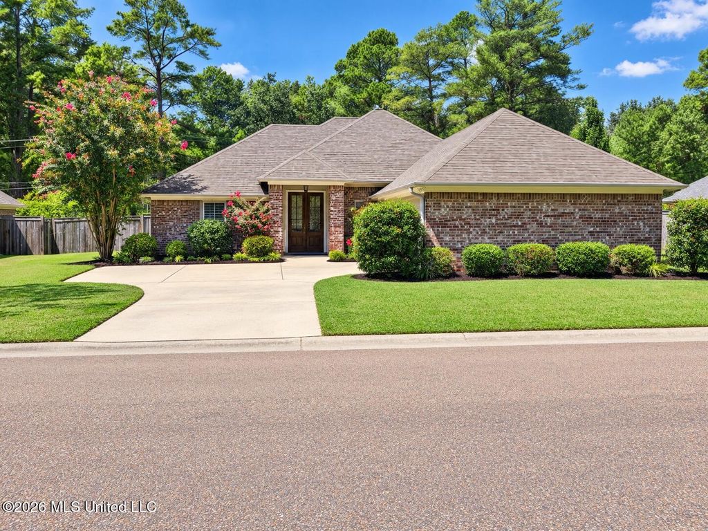 3 Lenox Court, Jackson, MS 39211