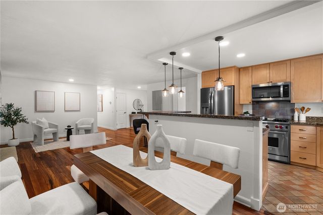 8201 172nd Avenue NE, Redmond, WA 98052