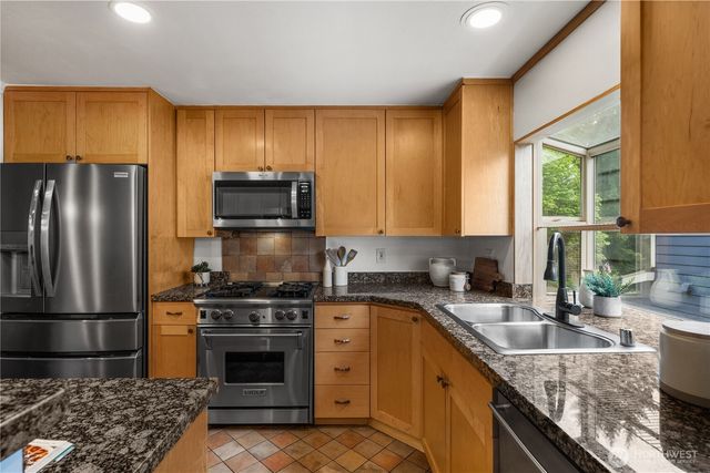 8201 172nd Avenue NE, Redmond, WA 98052