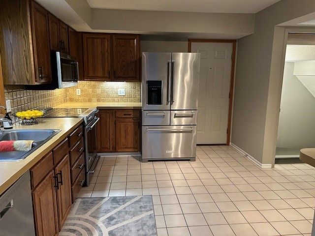 756 Knolls Court, West Des Moines, IA 50265