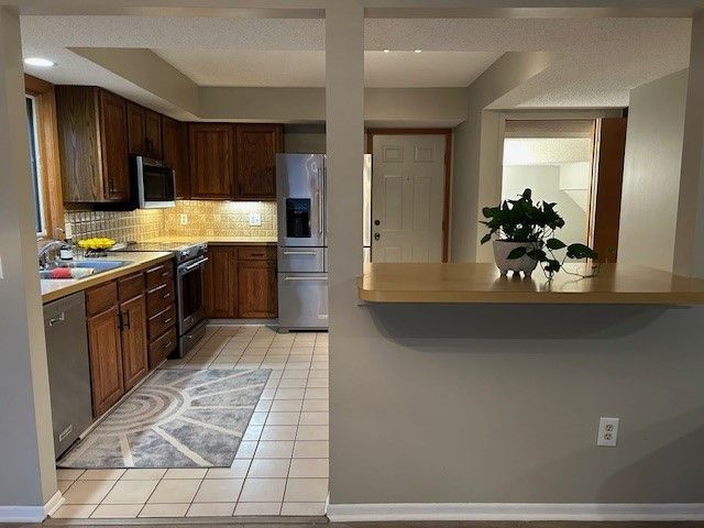 756 Knolls Court, West Des Moines, IA 50265