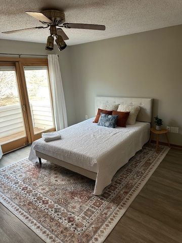 756 Knolls Court, West Des Moines, IA 50265