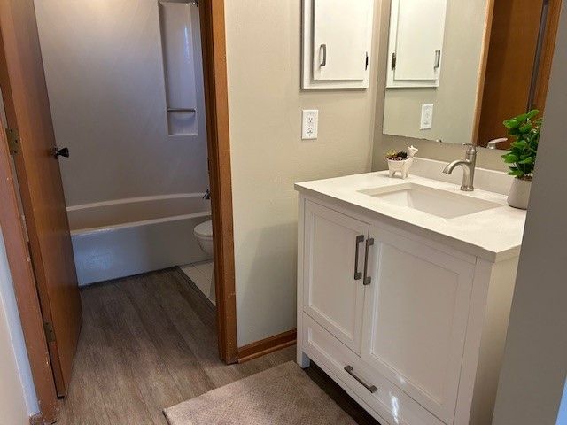 756 Knolls Court, West Des Moines, IA 50265