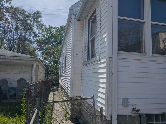 10026 S Indiana Avenue, Chicago, IL 60628