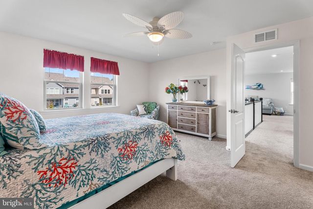 37033 BARRINGTON PKWY, Millville, DE 19967