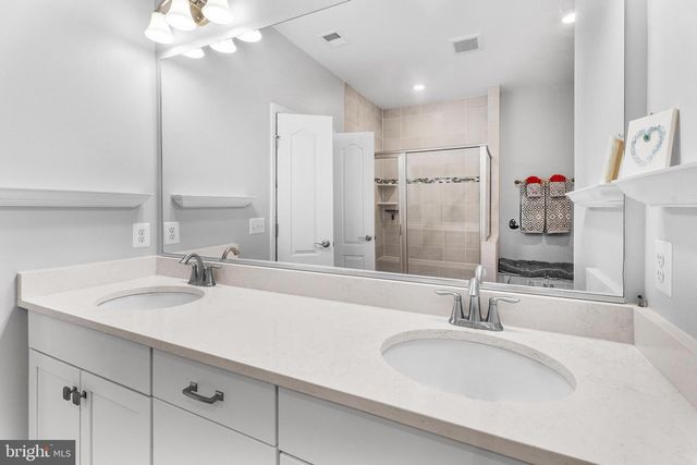 37033 BARRINGTON PKWY, Millville, DE 19967