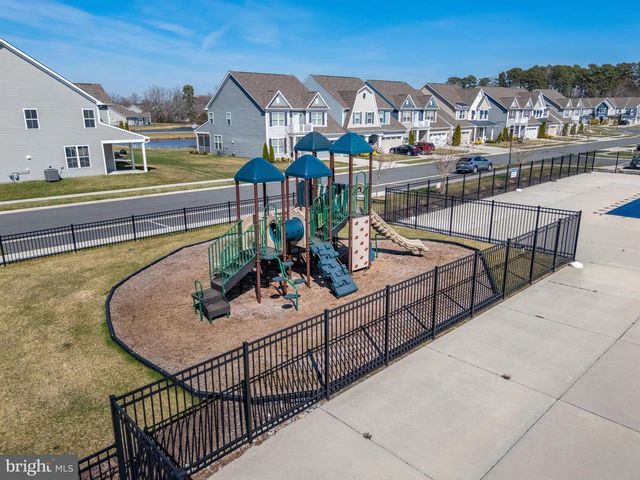 37033 BARRINGTON PKWY, Millville, DE 19967