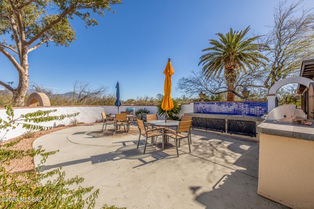 1041 W Mission Twin Buttes Road, Green Valley, AZ 85622